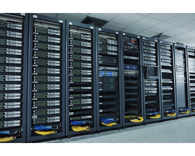 Энергоэффективность в корпоративных дата-центрах: новые стандарты и что выбрать в 2025 году